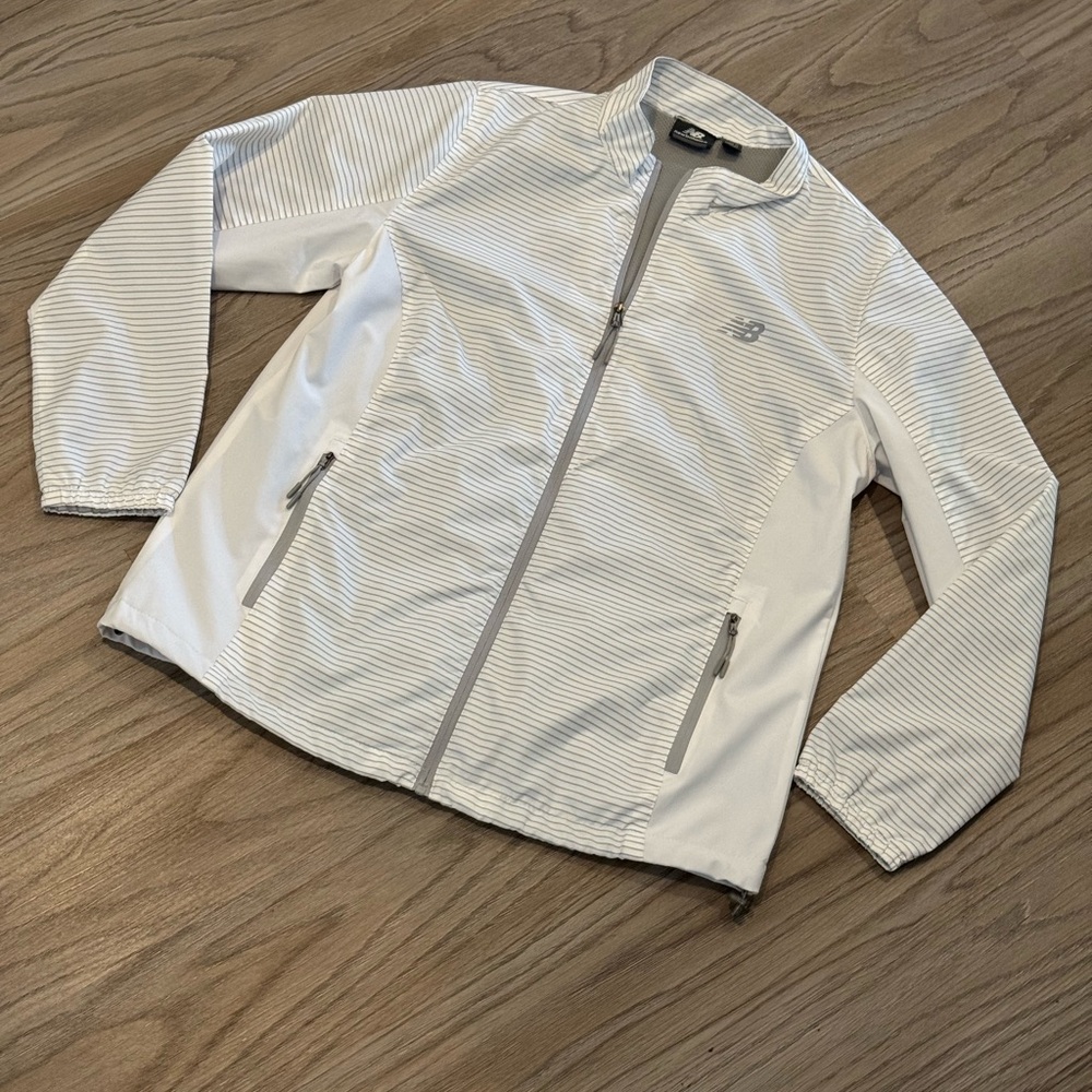 New Balance NB Windbreaker track running casual white and gray jacket XL